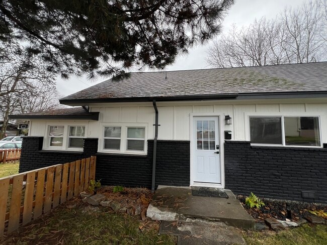 Building Photo - 1069 N 1st St Unit 3 Rental