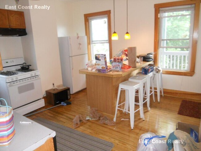 Photo - 346 Faneuil St Unit 3