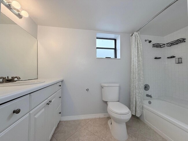 Building Photo - 1720 N Congress Ave Unit 404