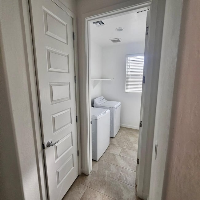 Photo - 1660 W Paseo Way