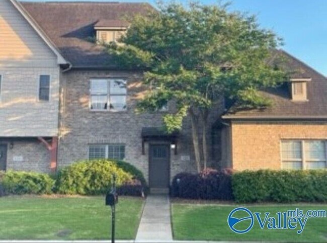 Photo - 121 Windsor Hill Rd SW