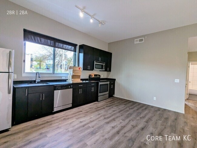 Photo - 2903 Gillham Rd Unit 204