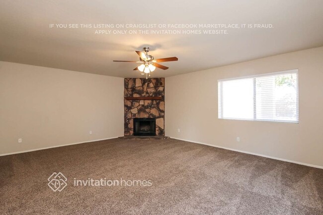 1014 E Hearne Way