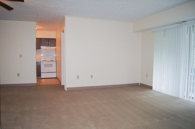 Photo - 700 Lee Dr