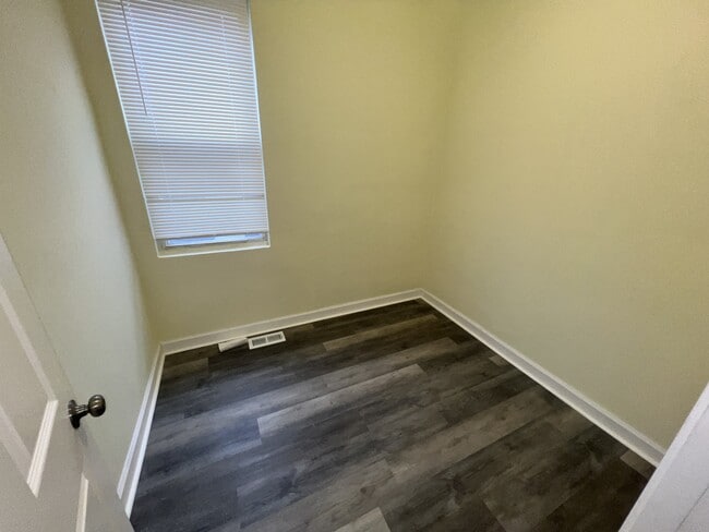 Photo - 1233 W 71st Pl