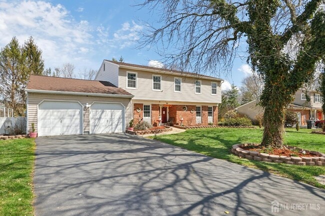 Photo - 12 Mackenzie Ln
