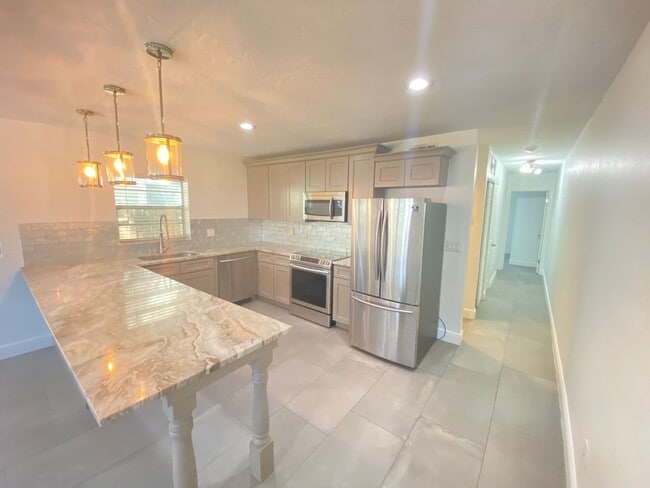 Photo - 1001 E Pine St