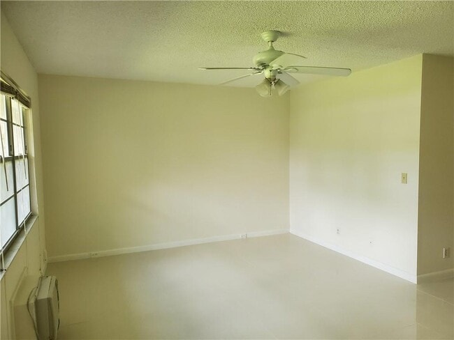 Photo - 251 SW 134th Way Unit 109m