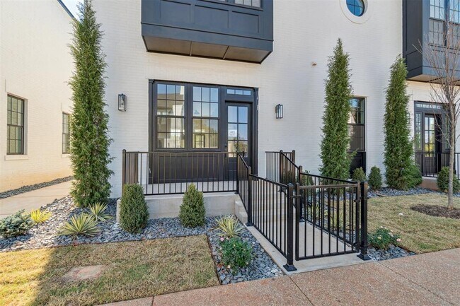 Photo - 18814 Selah Wy