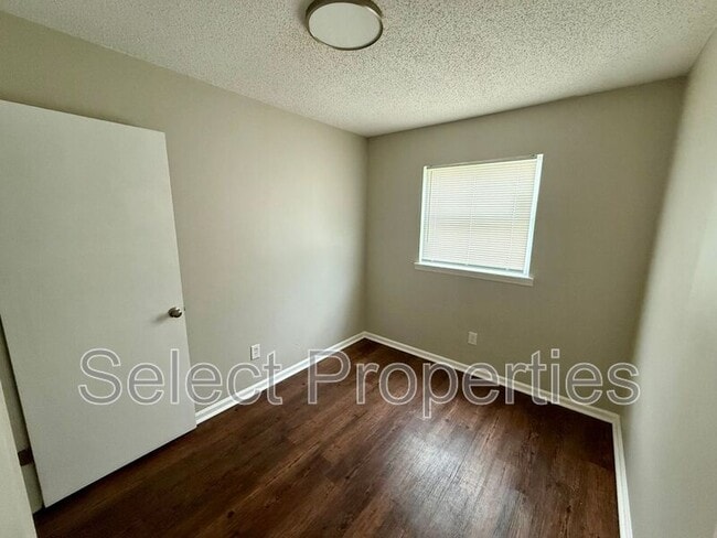 Photo - 2015 Stonemill Dr Unit 1