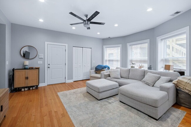 Photo - 612 W Stratford Pl Unit 2R