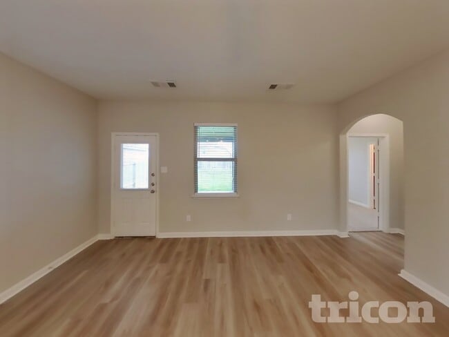 Photo - 211 Kennedy Dr