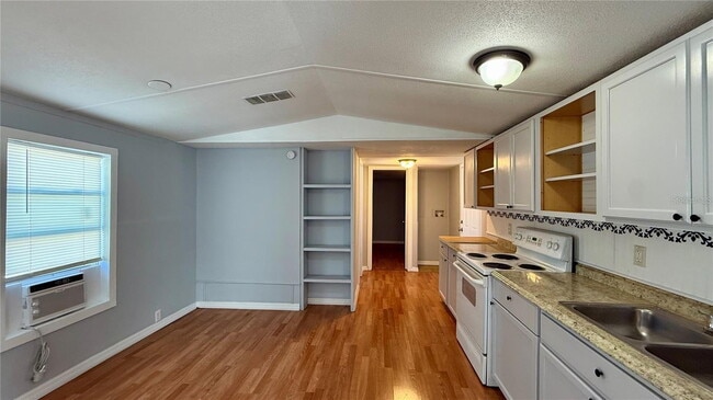 Photo - 639 Ellison Pkwy