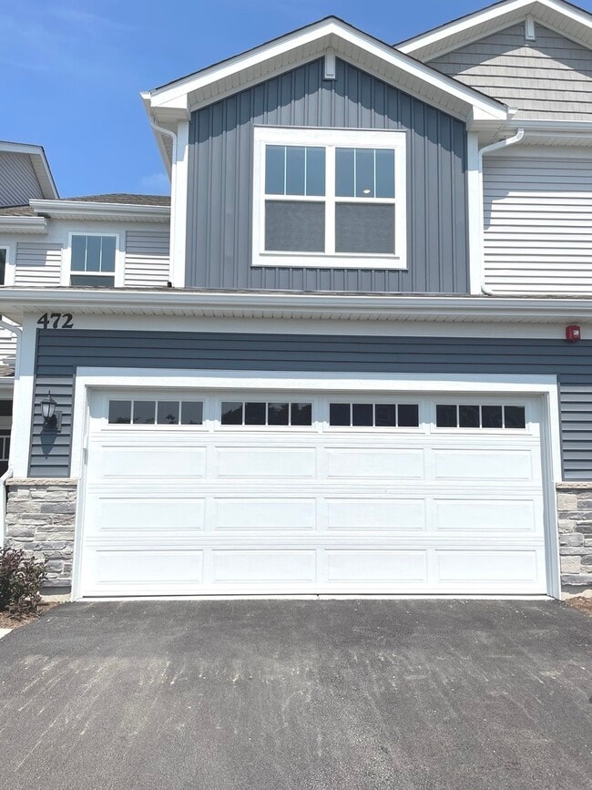Building Photo - 472 Carpathian Dr Rental