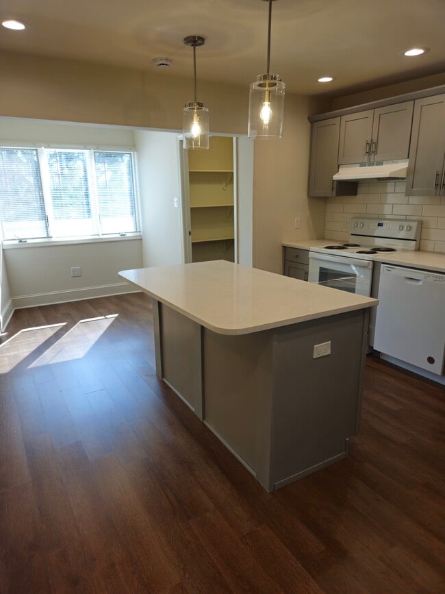 Photo - 3142 William Penn Hwy Unidad 2nd FL Apt