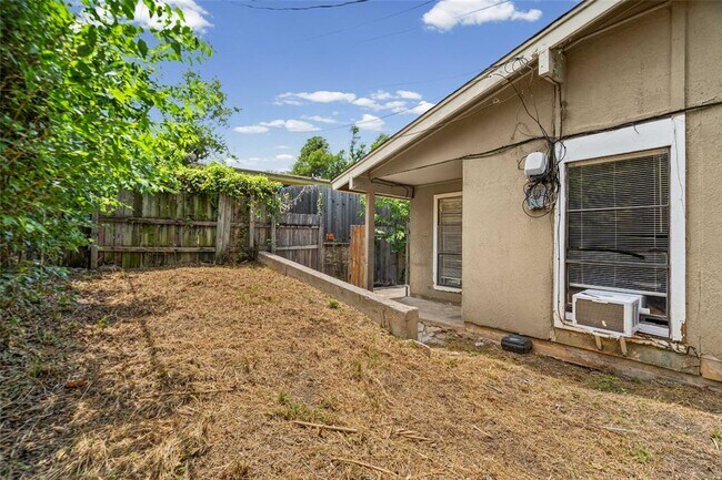 Photo - 2809 Parker Ln