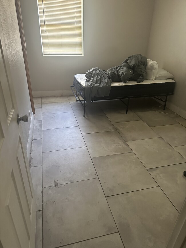 Photo - 1245 W 30th St Unit 4