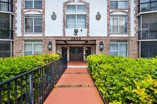 Photo - 3650 Inverrary Dr Unidad 1I