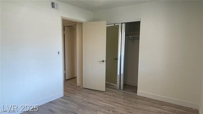 Building Photo - 1701 E Katie Ave Unit 91