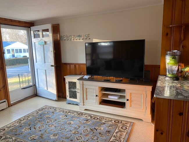 Front door into living room - 44 Prospect St