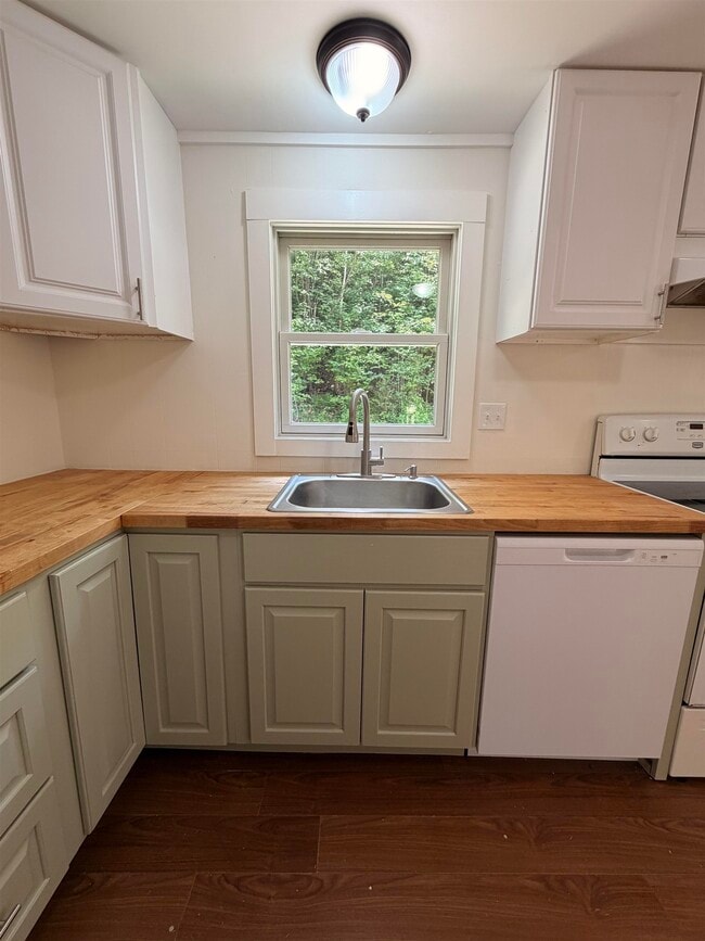 Photo - 102 Roberts Rd