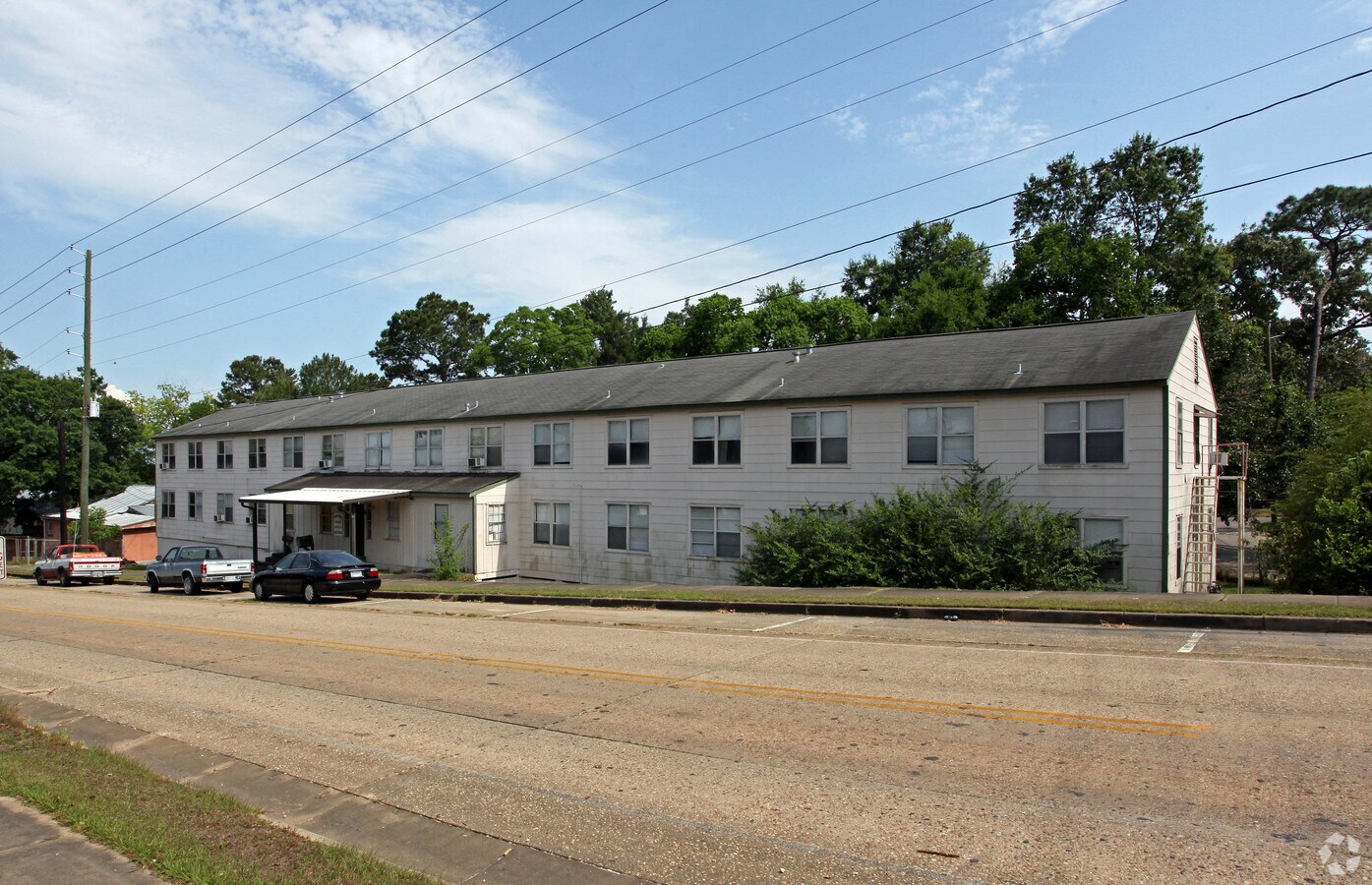 Photo - Spanish Trace Apartments