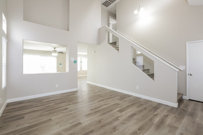 Photo - 162 Mirador St