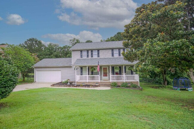 Photo - Charming 3 Bedroom, 2,5 Bath home with hug...