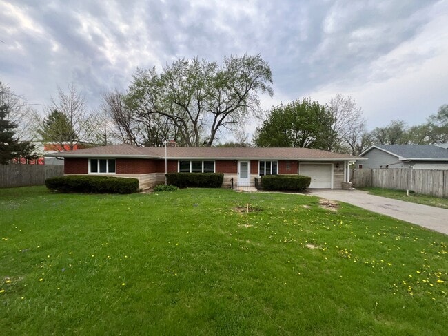 Photo - 1108 E 9th St