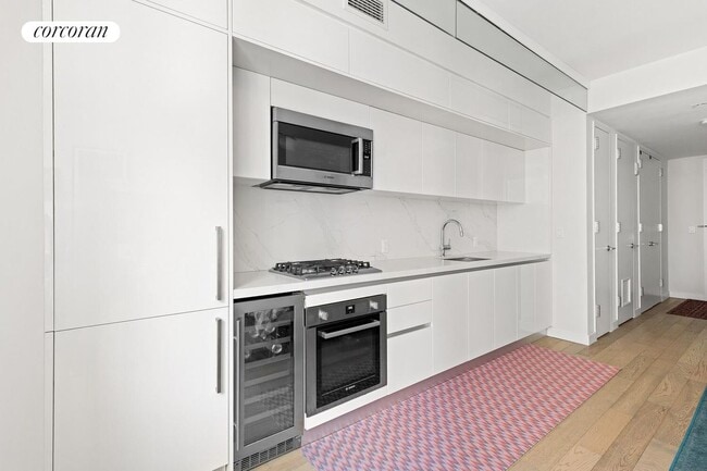 Photo - 505 W 43rd St