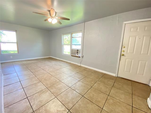 Photo - 1203 Hall St