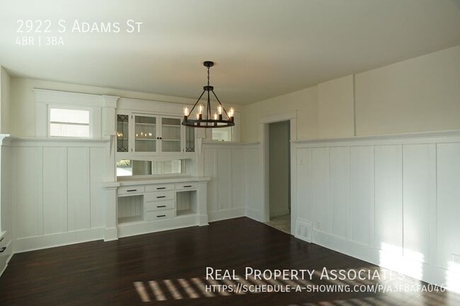 Photo - 2922 S Adams St