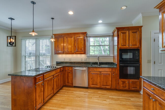 Photo - 208 Stokesboro Ct