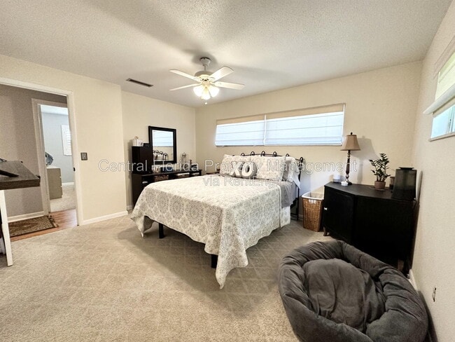 Photo - 3137 Thistlehill Dr