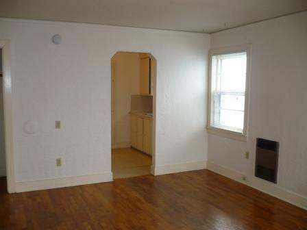 748 W 8th Ave