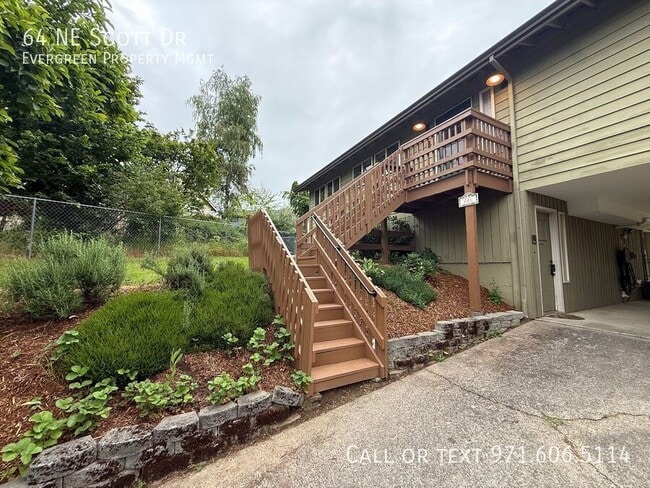 Photo - 64 NE Scott Dr
