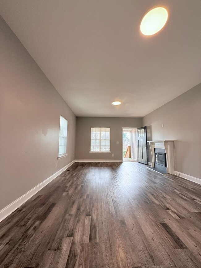 Photo - Shannon (Rome) Bungalow available to move in tomorrow!