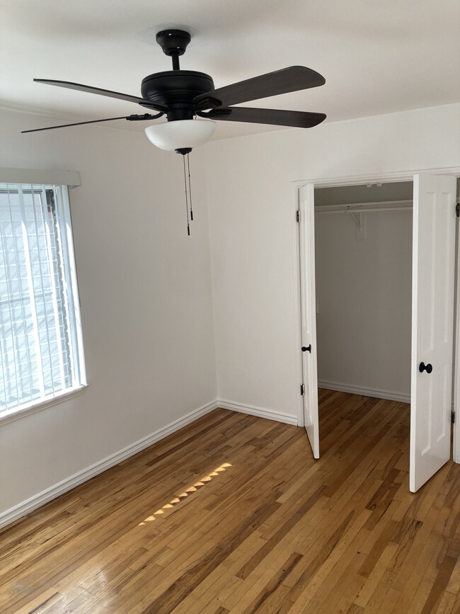 Photo - 1032 N Croft Ave Apartamentos