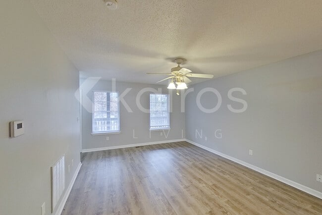 Photo - 516 22nd Ln NE