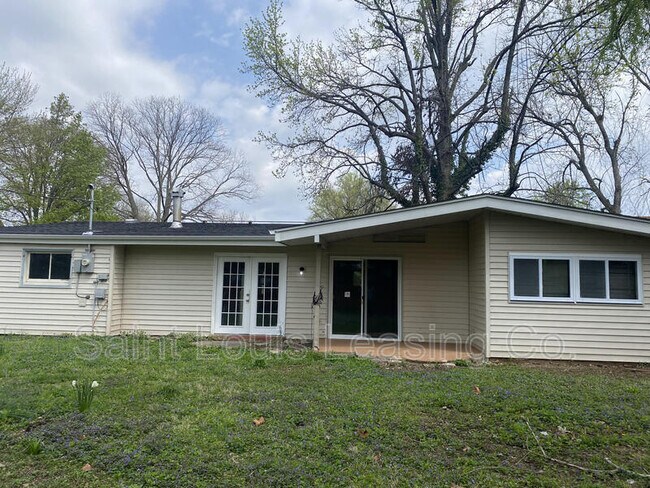 Photo - 2460 St Catherine St