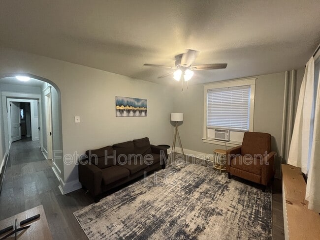 Photo - 836 W Main St