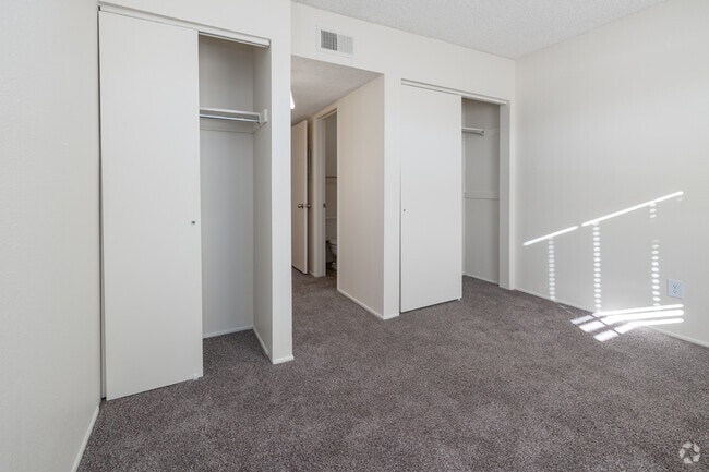 1 habitación, 1 baño, 470 pies cuadrados, sala de estar - Toscana Cove Apartments