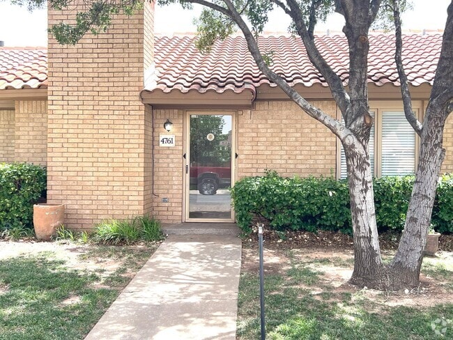 Building Photo - 4761 2nd St Rental