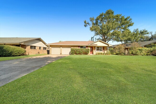 Photo - 1607 Willowby Dr