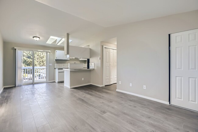 Photo - 209 E 36th St Apartamento Unidad C