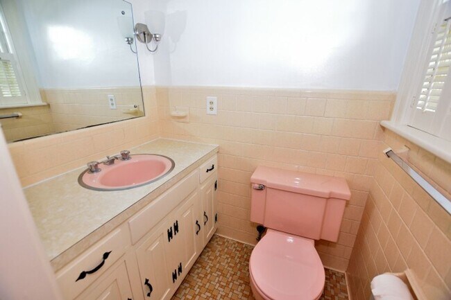 Photo - 1301 Goldrock Rd