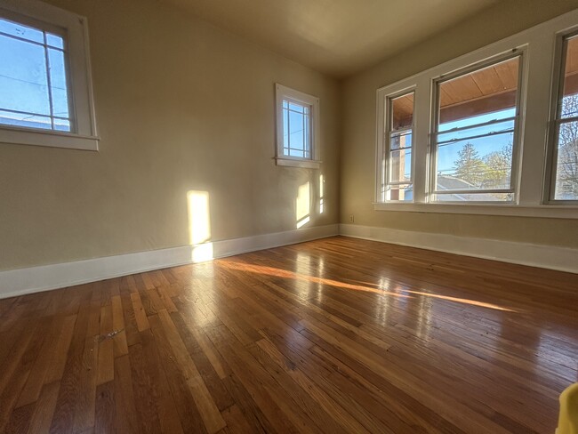 Photo - 110 Hawthorne Ave Unit 2