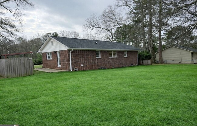 Photo - 1065 Nelson St