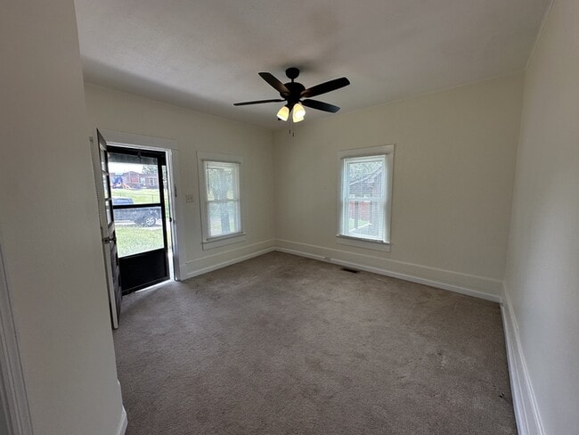Building Photo - 2215 McCroskey Ave Rental