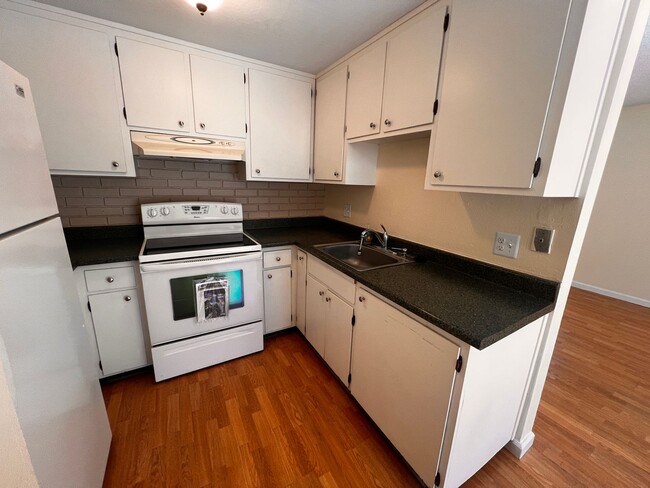 Photo - Great condo in a well managed complex with...